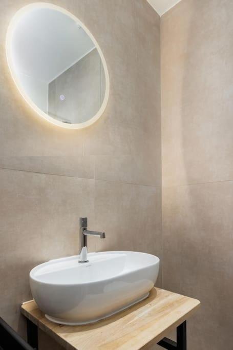 Japandi Style Flat In Thessaloniki City Center Exterior foto